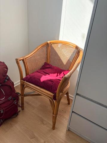 Vintage Rotan Stoel met Kussen beschikbaar voor biedingen