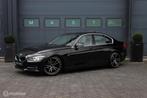BMW 3-serie 316i Sport|Harman-Kardon|Leder|Navi|PDC|NAP, Auto's, BMW, 1360 kg, Euro 5, Gebruikt, Zwart