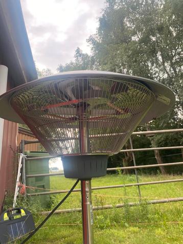 Tafel terrasverwarmer beschikbaar voor biedingen