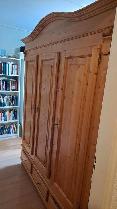 Grenen kledingkast 3 deurs, Huis en Inrichting, Kasten | Kledingkasten, Gebruikt, 200 cm of meer, 150 tot 200 cm, 50 tot 75 cm