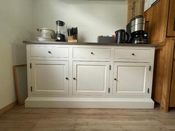 Houten dressoir wit beschikbaar voor biedingen