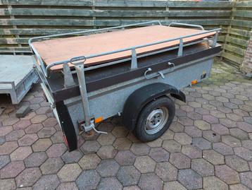 SARIS  S400 DICHTE  AANHANGER  MET  KENTEKEN. beschikbaar voor biedingen