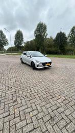 Hyundai i20 1.0 T-gdi Blue 100PK 2021 Grijs, Auto's, Hyundai, Voorwielaandrijving, 450 kg, Handgeschakeld, 3 cilinders