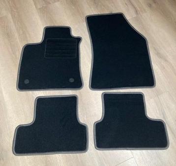 Mattenset voor een Renault Megané type 4 beschikbaar voor biedingen