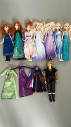 8 Barbies Frozen Anna Elsa Sven en jurken, Ophalen of Verzenden, Gebruikt