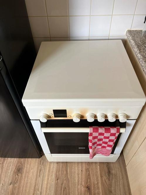 Bosch gasfornuis oven 4 pits, Witgoed en Apparatuur, Fornuizen, Gebruikt, Vrijstaand, Gas, 4 kookzones, Minder dan 85 cm, 45 tot 60 cm