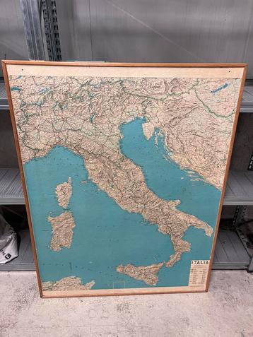 Vintage landkaart italie beschikbaar voor biedingen