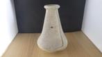 mooie gevormde ietwat gemêleerde vaas, Gebruikt, Overige kleuren, Aardewerk of Porselein, Ophalen of Verzenden