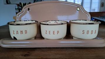 Vintage emaille Zand Zeep en Soda keukenrekje beschikbaar voor biedingen