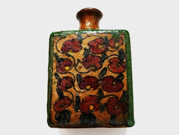 Antiek floraal handbeschilderd Perzische Qajar vaasje., Antiek en Kunst, Antiek | Keramiek en Aardewerk, Ophalen of Verzenden