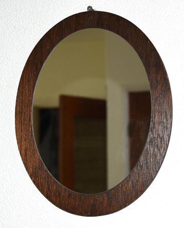 Vintage Wandspiegel met Houten Rand beschikbaar voor biedingen