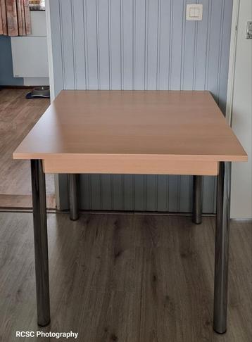Eetkamertafel b80xl80xh75 beschikbaar voor biedingen