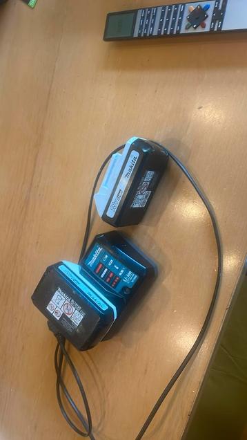 Makita bl1813g  2 accu’s lader beschikbaar voor biedingen
