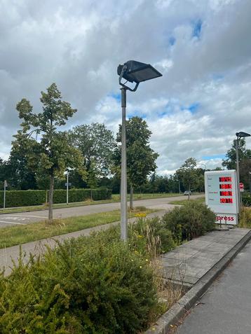 2 lantaarns beschikbaar voor biedingen