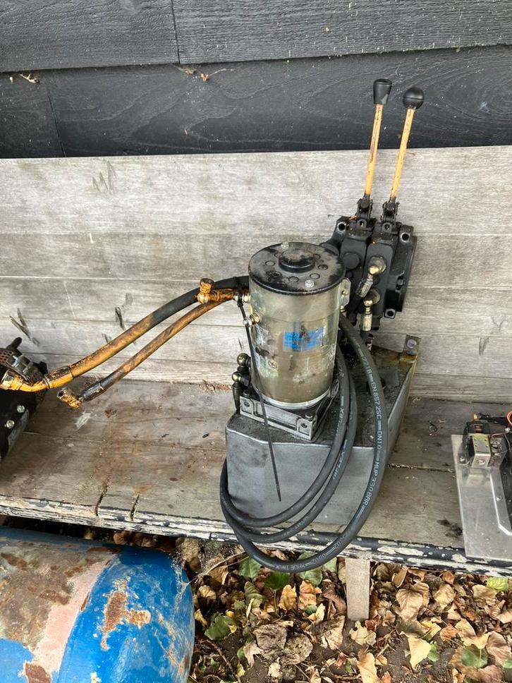 Hydroliek unit 24volt 138bar met cilinder, Doe-het-zelf en Verbouw, Gereedschap | Machine-onderdelen en Toebehoren, Zo goed als nieuw