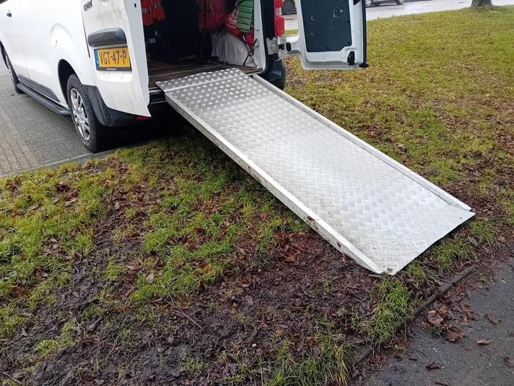 Oprijplaat: Losse allum. oprijplaat 88x 225, Auto diversen, Overige Auto diversen, Ophalen of Verzenden
