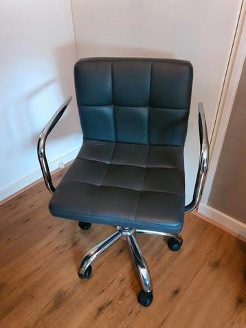 Bureaustoel  beschikbaar voor biedingen