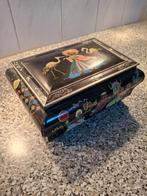 Mooi antiek Haribo snoep blik oosterse scenes, Verzamelen, Blikken, Ophalen of Verzenden, Gebruikt, Overige