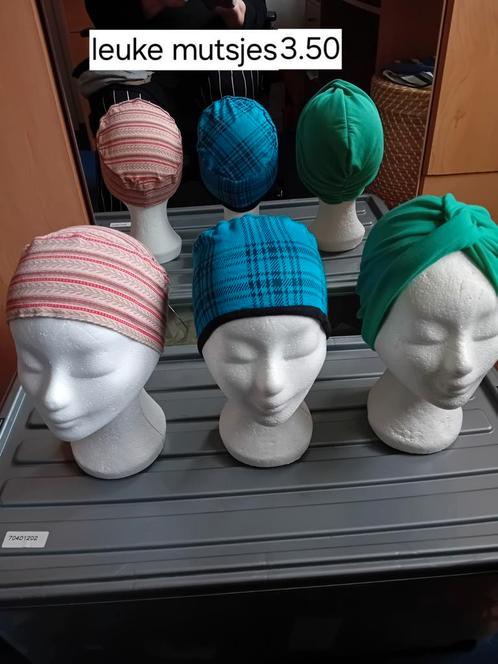 Leuke opruiming chemo mutsjes, Kleding | Dames, Mutsen, Sjaals en Handschoenen, Zo goed als nieuw, Muts, Maat 38/40 (M), Ophalen of Verzenden