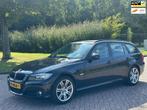 BMW 3-serie Touring 318i Luxury Line/AIRCO/CRUISE/LEDER/NAVI, Euro 5, Achterwielaandrijving, Zwart, Zwart
