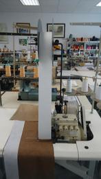 Industrie lockmachine  Yamato met Puller (Gordijnband ), Overige merken, Gebruikt, Ophalen of Verzenden, Naaimachine