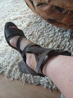 Schoenen maat 40 met bandjes omhoog te doen, Ophalen of Verzenden, Zo goed als nieuw, Schoentjes