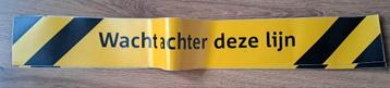 Corona sticker wachten achter deze lijn vloersticker  beschikbaar voor biedingen