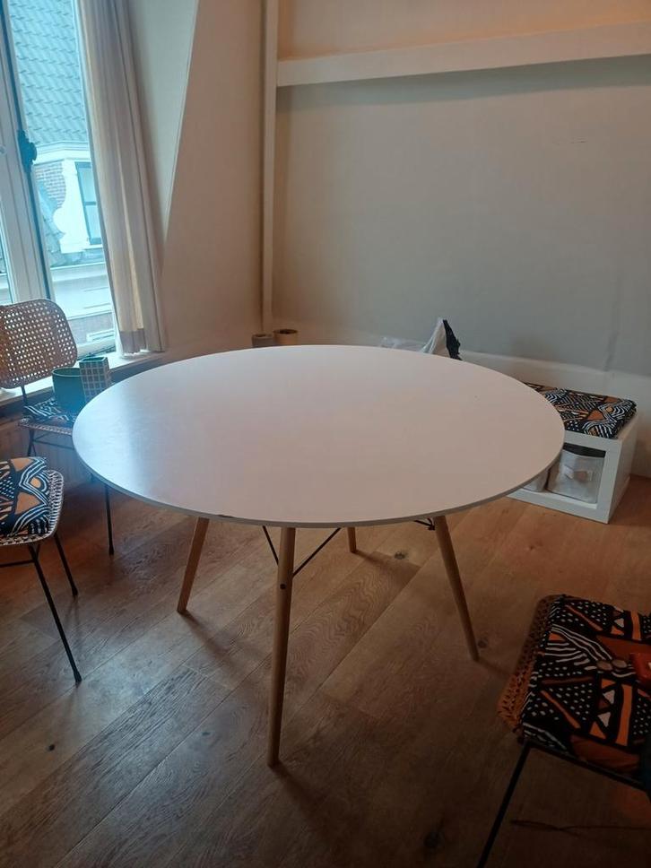 Ronde Eettafel - Scandinavische Stijl, Huis en Inrichting, Tafels | Eettafels, Gebruikt, 100 tot 150 cm, 100 tot 150 cm, Vier personen