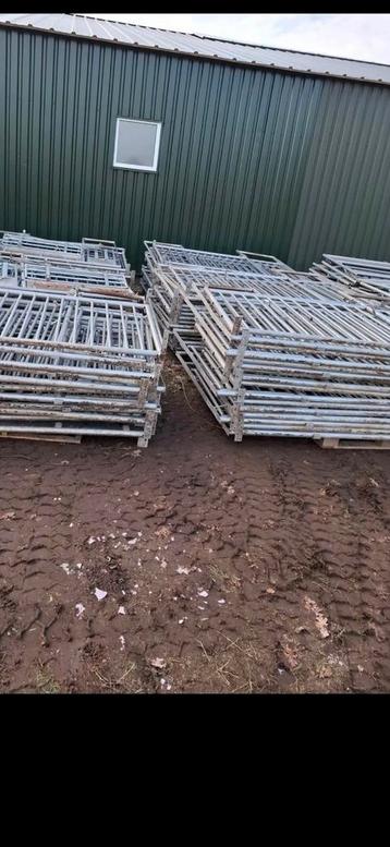RVS kalverstal inrichting kalver stal hek werk voorfront  beschikbaar voor biedingen
