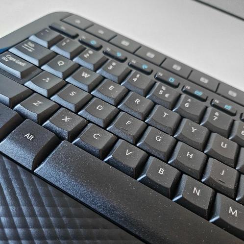 Microsoft Wireless Desktop 2000 - toetsenbord + muis, Computers en Software, Toetsenborden, Gebruikt, Qwerty, Draadloos, Toetsenbord en muis-set