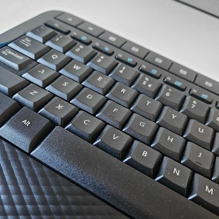 Microsoft Wireless Desktop 2000 - toetsenbord + muis, Computers en Software, Toetsenborden, Gebruikt, Qwerty, Draadloos, Toetsenbord en muis-set