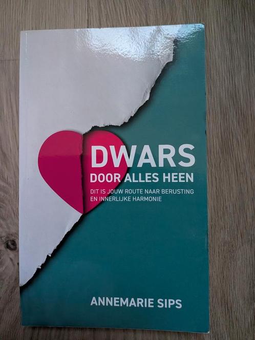 Annemarie Sips - Dwars door alles heen, Boeken, Psychologie, Zo goed als nieuw, Ophalen of Verzenden