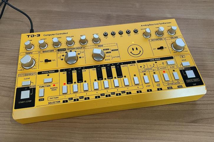 Behringer TD-3-AM Analog Bassline Synthesizer, Muziek en Instrumenten, Synthesizers, Zo goed als nieuw, Overige aantallen, Overige merken