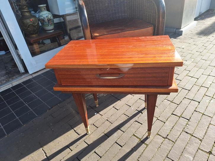 Vintage Jaren 50 Bijzettafeltje, Huis en Inrichting, Tafels | Bijzettafels, Gebruikt, Vierkant, 45 tot 60 cm, Minder dan 55 cm