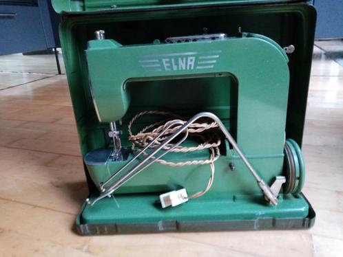Elna naaimachine Grasshopper Vintage in koffer en Compleet, Antiek en Kunst, Antiek | Naaimachines, Ophalen of Verzenden