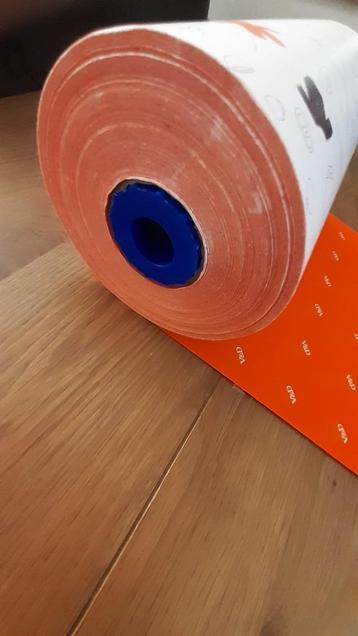 V&D cadeaupapier | dikke rol | 30 cm. breed | stevig papier beschikbaar voor biedingen