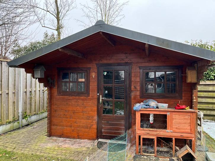 Blokhut, Tuin en Terras, Tuinhuizen, Gebruikt, Blokhut, Hout, 250 tot 500 cm, 200 tot 400 cm, 2 ramen, Met overkapping, Ophalen