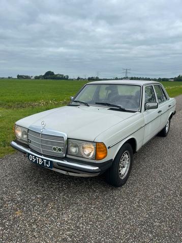 Mercedes-Benz 200-Serie 2.3 230 E AUT 1980 Grijs beschikbaar voor biedingen