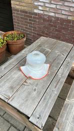 Melkglazen lampenkap met rode bies., Ophalen of Verzenden, Rond, Minder dan 25 cm