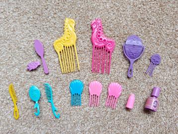 Vintage Barbie haar kam borstel accessoires beschikbaar voor biedingen