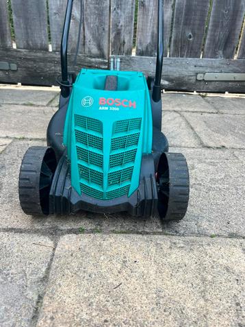 Bosch ARM 3200 elektrische grasmaaier , in zeer goede staat beschikbaar voor biedingen