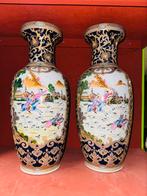 Twee grote Chinese vazen vloervazen, Huis en Inrichting, Woonaccessoires | Vazen, Ophalen, A, A, A