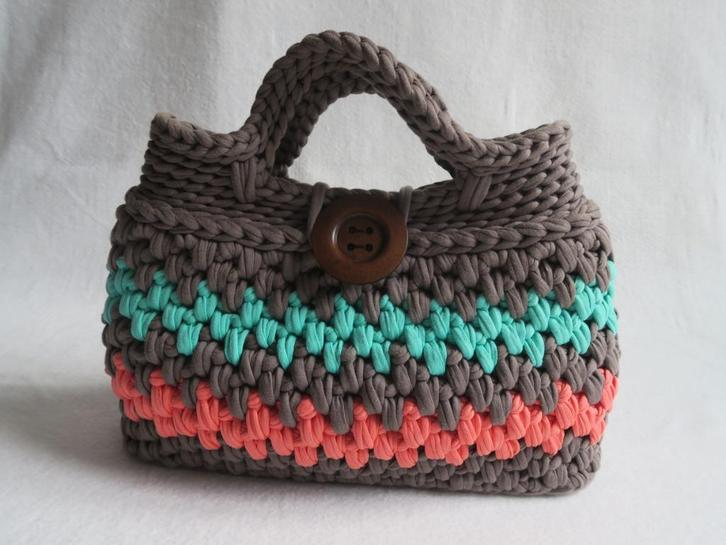 gehaakte tas (grijs roze en turquoise strepen), Sieraden, Tassen en Uiterlijk, Tassen | Damestassen, Nieuw, Handtas, Overige kleuren