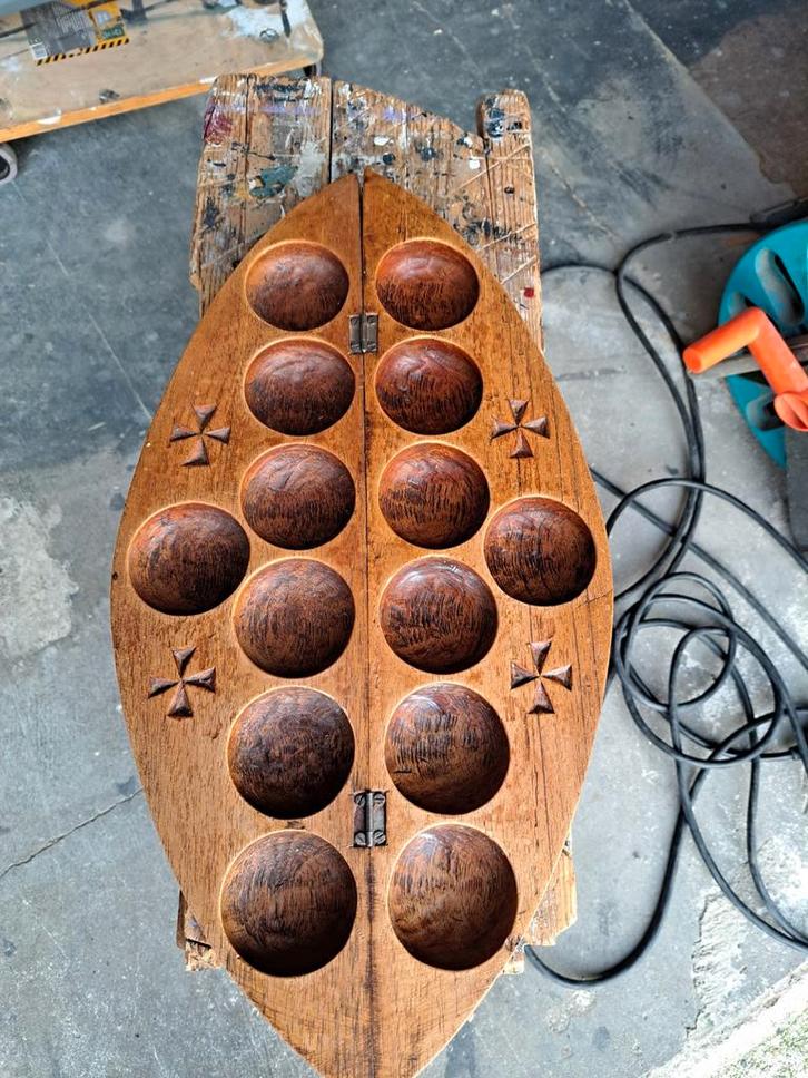 Antiek Mankala Spelbord -Spel 53 cm 28.5 cm, Hobby en Vrije tijd, Gezelschapsspellen | Bordspellen, Gebruikt, Een of twee spelers