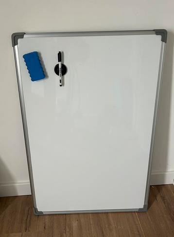 Magnetisch whiteboard 90x60 cm beschikbaar voor biedingen