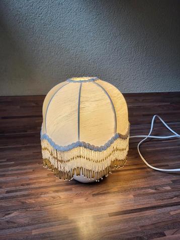 Vintage Tafellamp met Stoffen Kap en kralen beschikbaar voor biedingen