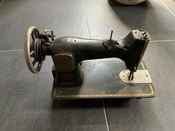 Vintage Pfaff Naaimachine, Antiek en Kunst, Antiek | Naaimachines, Ophalen