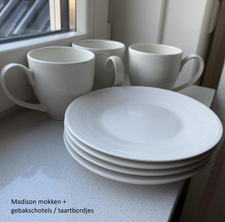 3 mokken + 4 gebak- taartbordjes, Madison, roomwit off white, Huis en Inrichting, Keuken | Servies, Zo goed als nieuw, Bord(en)