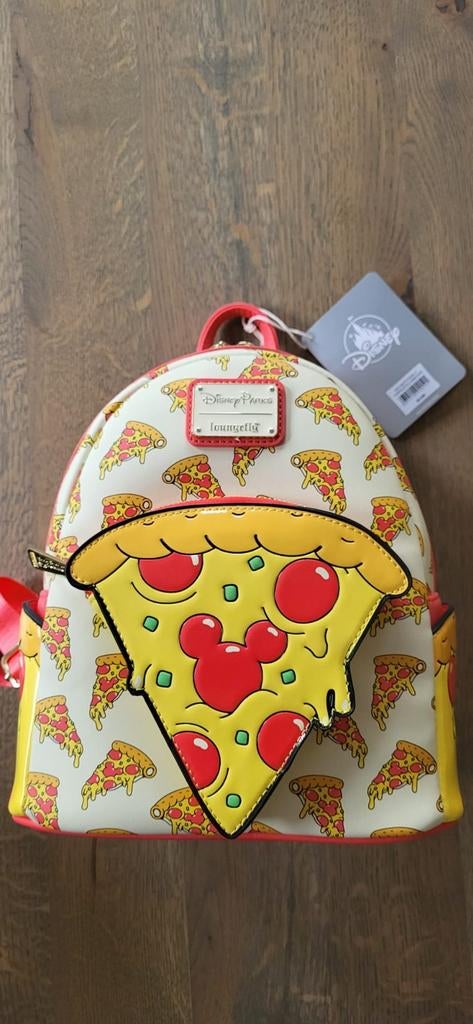 Loungefly Disney Parks Mickey Pizza (nieuw), Verzamelen, Disney, Nieuw, Ophalen of Verzenden