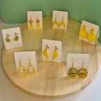 Oorbellen van epoxy giethars - goudkleurig RVS, Ophalen of Verzenden, Nieuw, Goud, Overige materialen